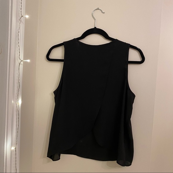 Black sleeveless sequinned blouse - Picture 2 of 5